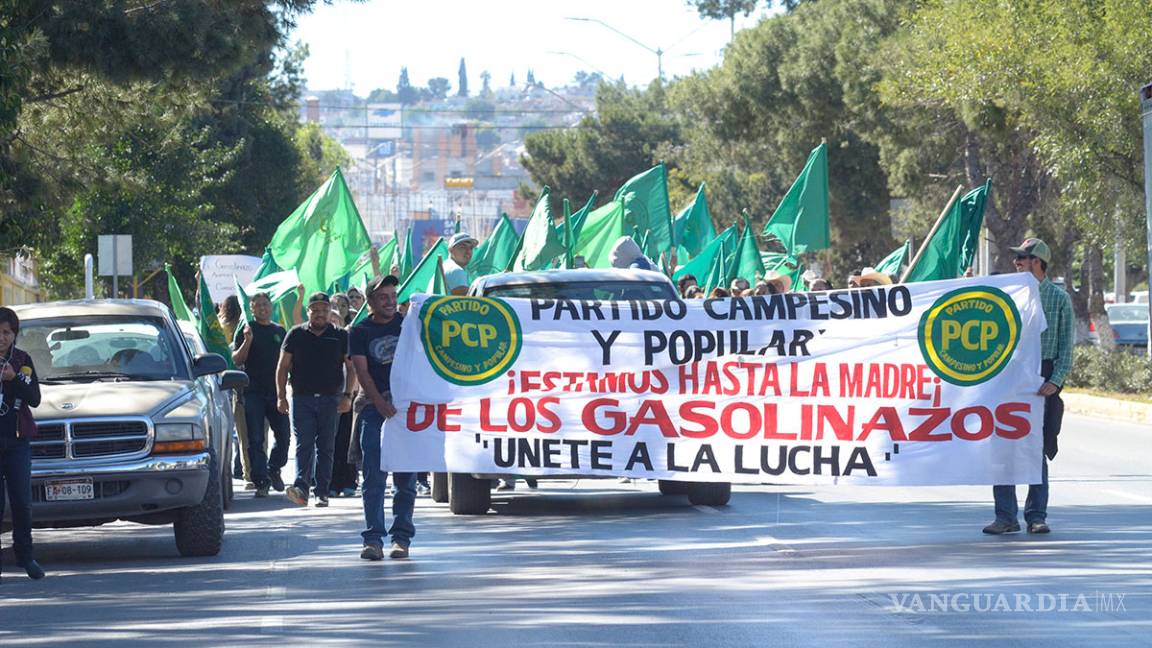 $!Bloqueos y marchas en 28 estados contra el 'gasolinazo'
