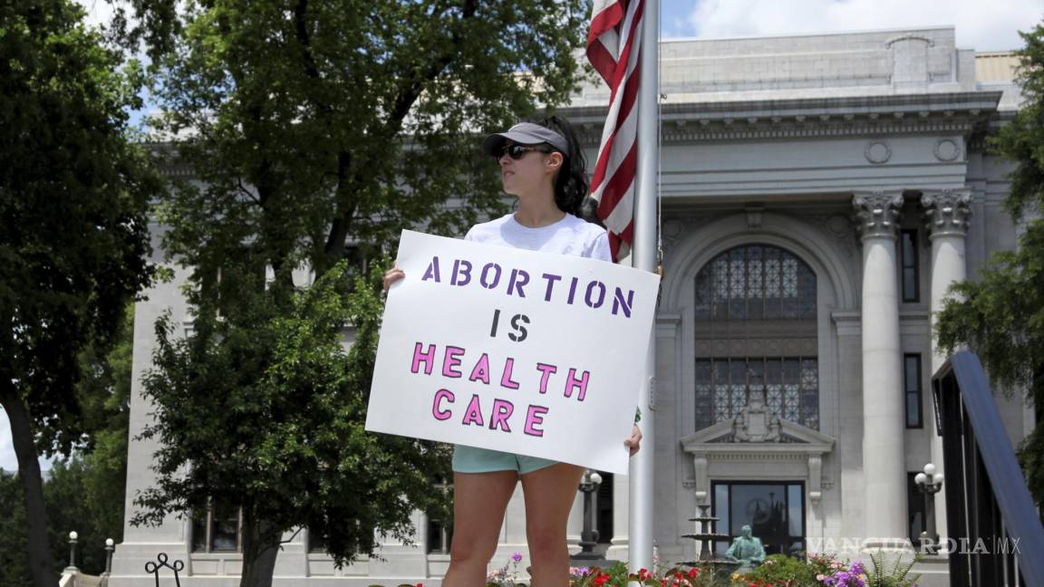 ‘Se debe ofrecer aborto si madre está en riesgo’