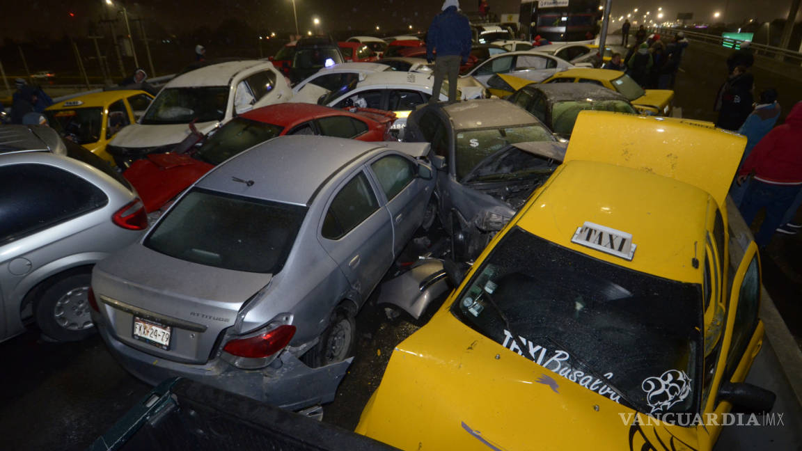 $!Colisionan más de 40 vehículos en mega carambola del Periférico de Saltillo (fotogalería)