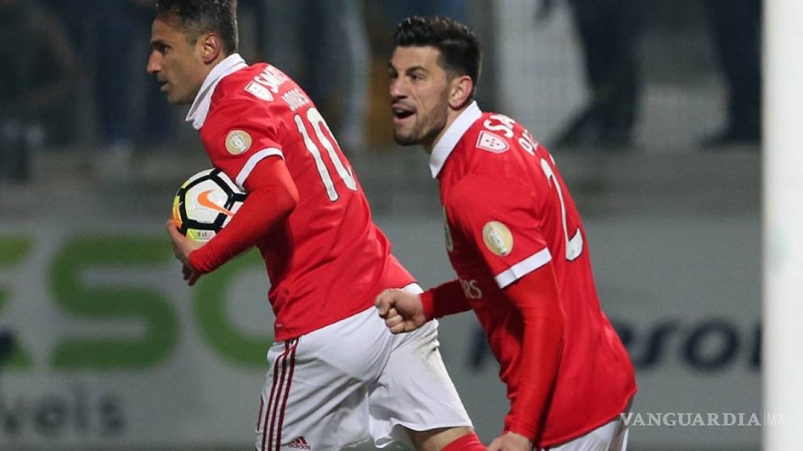 ¡Jonás 'ratero'! le quita gol a Jiménez en triunfo del Benfica