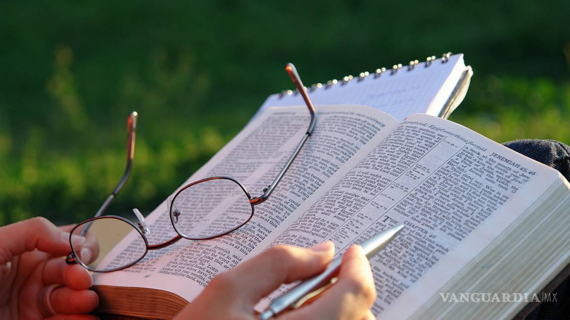 $!La Biblia y '50 sombras de Grey’ son los libros favoritos de los mexicanos