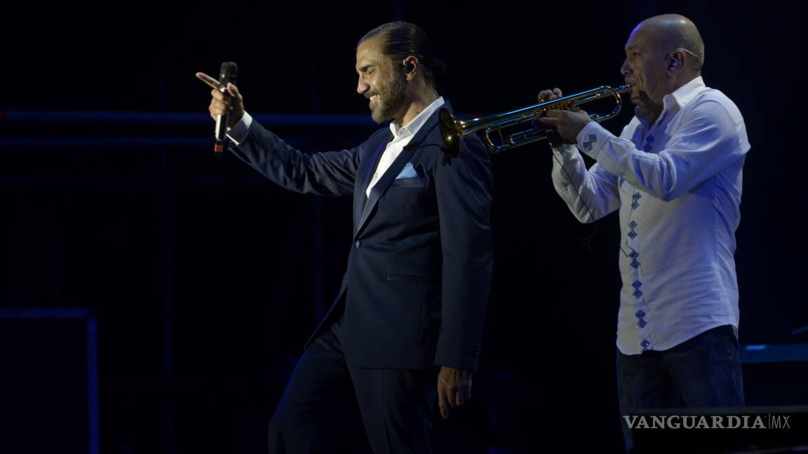 $!Alejandro Fernández: Rompe fronteras con su música en Saltillo