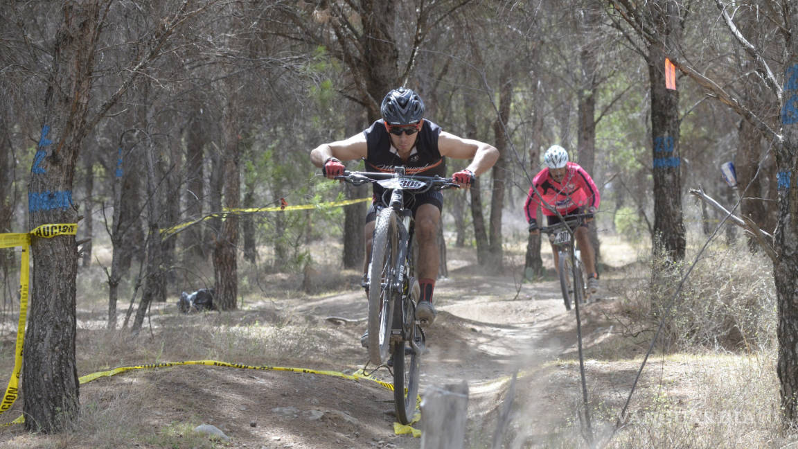 Gran velocidad y resistencia muestran ciclistas