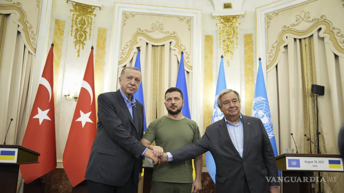 $!El presidente de Ucrania, Volodymyr Zelenskyy el presidente de Turquía, Recep Tayyip Erdogan y el secretario general de la ONU, Antonio Guterres.