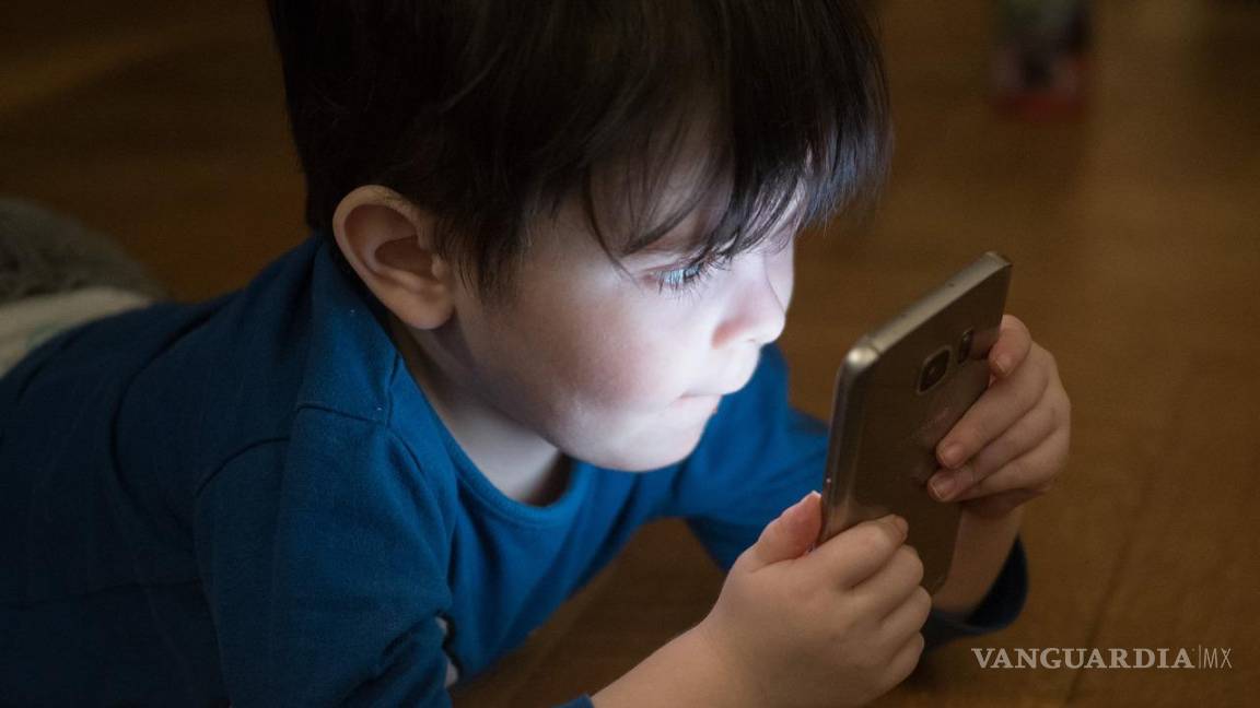 Advierten especialistas en trastornos mentales en niños por dispositivos electrónicos