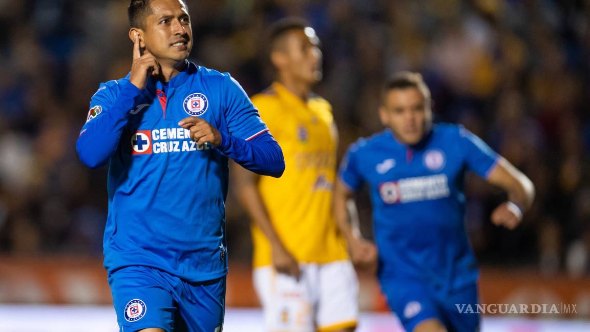 $!Tragedia en Cruz Azul, Elías Hernández se pierde todo el torneo por una lesión en la rodilla