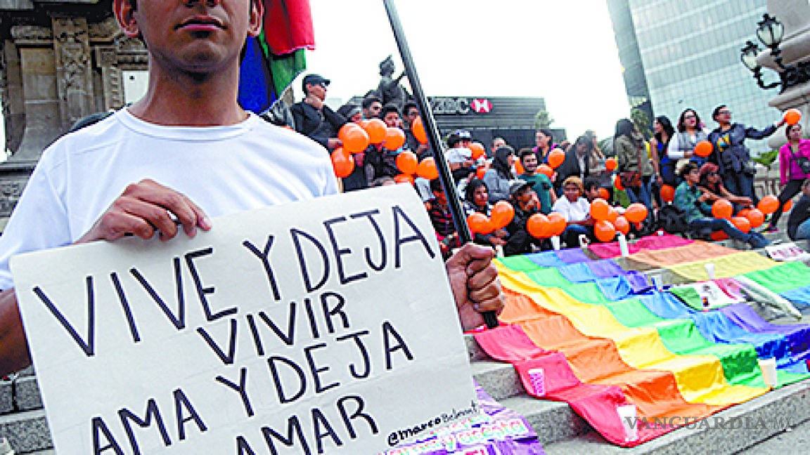 Comunidad LGBTTTI exige respeto a derechos