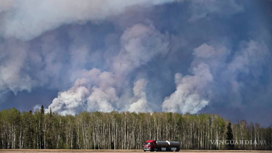 $!Incendio en Canadá sigue lejos de ser controlado