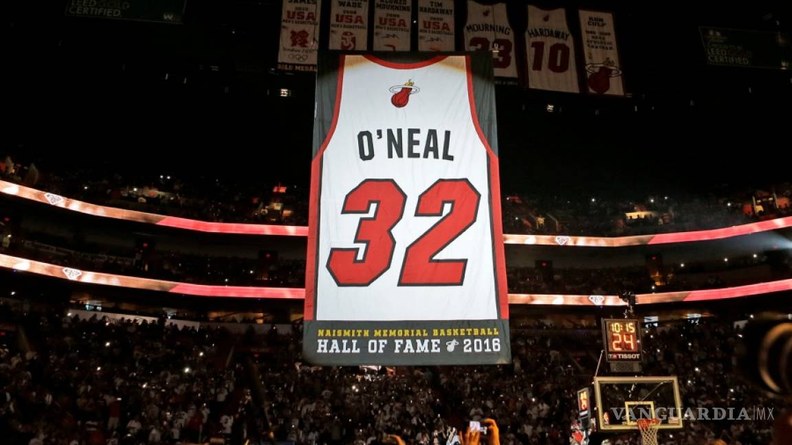 Heat rinden tributo a Shaquille O’Neal, retiran su legendario 32