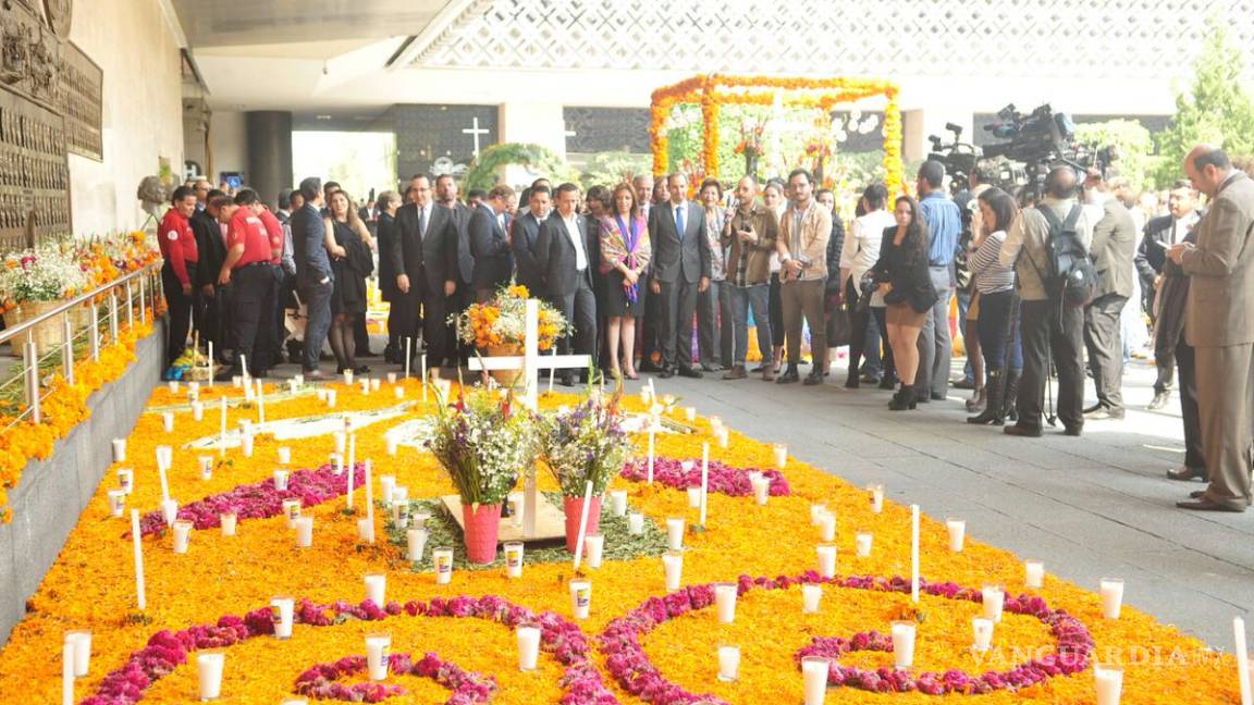 Diputados inauguran ofrenda en memoria de fallecidos en sismos