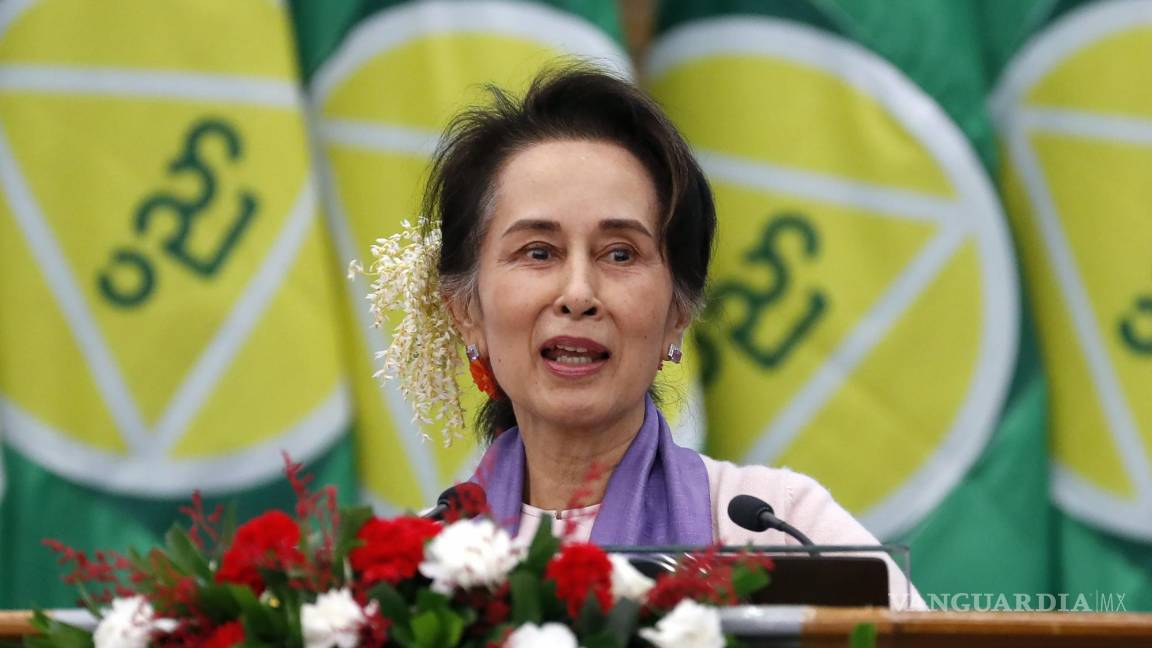 $!La entonces presidenta de Myanmar, Aung San Suu Kyi, ofrece un discurso en Naipyidó, Myanmar, el 28 de enero de 2020.