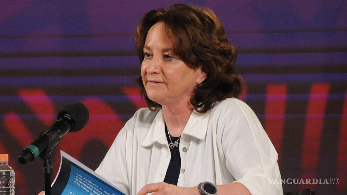 $!Sara Irene Herrerías, titular de la Fiscalía Especializada en materia de Derechos Humanos, durante la conferencia.