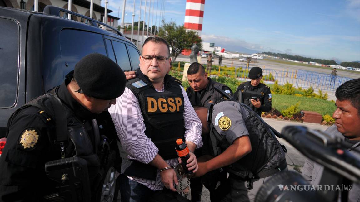 $!Detención de Javier Duarte Ochoa, ex gobernador del estado de Veracruz, en Guatemala, previo al despegue del aeronave que lo trasladaría a la Ciudad de México