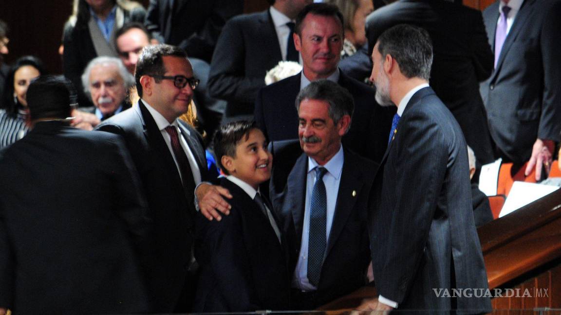 $!Jesús Ernesto, hijo de Obrador, Felipe VI rey de España en la que tomóa de posesión Andrés Manuel López Obrador como presidente de México.