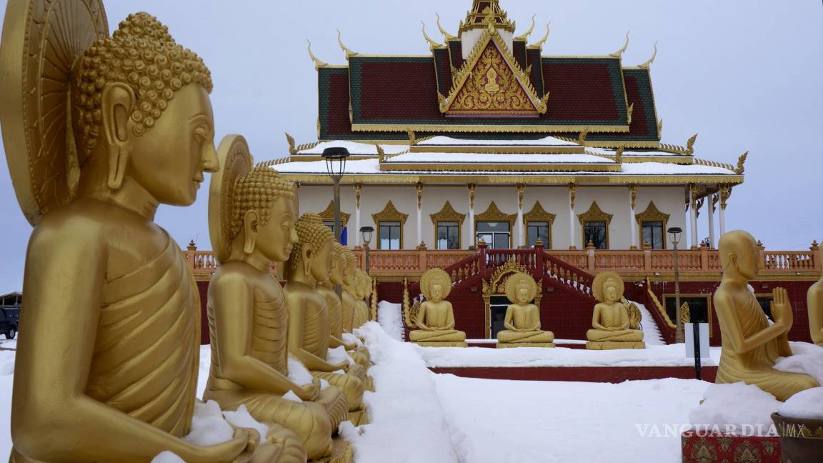 Templo budista de Minnesota devela compañía de danza sagrada