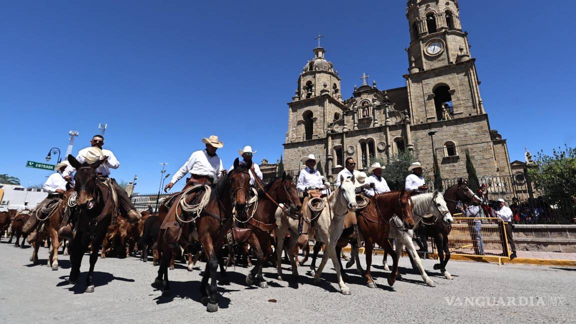 $!Este domingo la fiesta continúa con el Rodeo Rancho, donde competirán equipos de distintos ranchos en suertes tradicionales del trabajo.