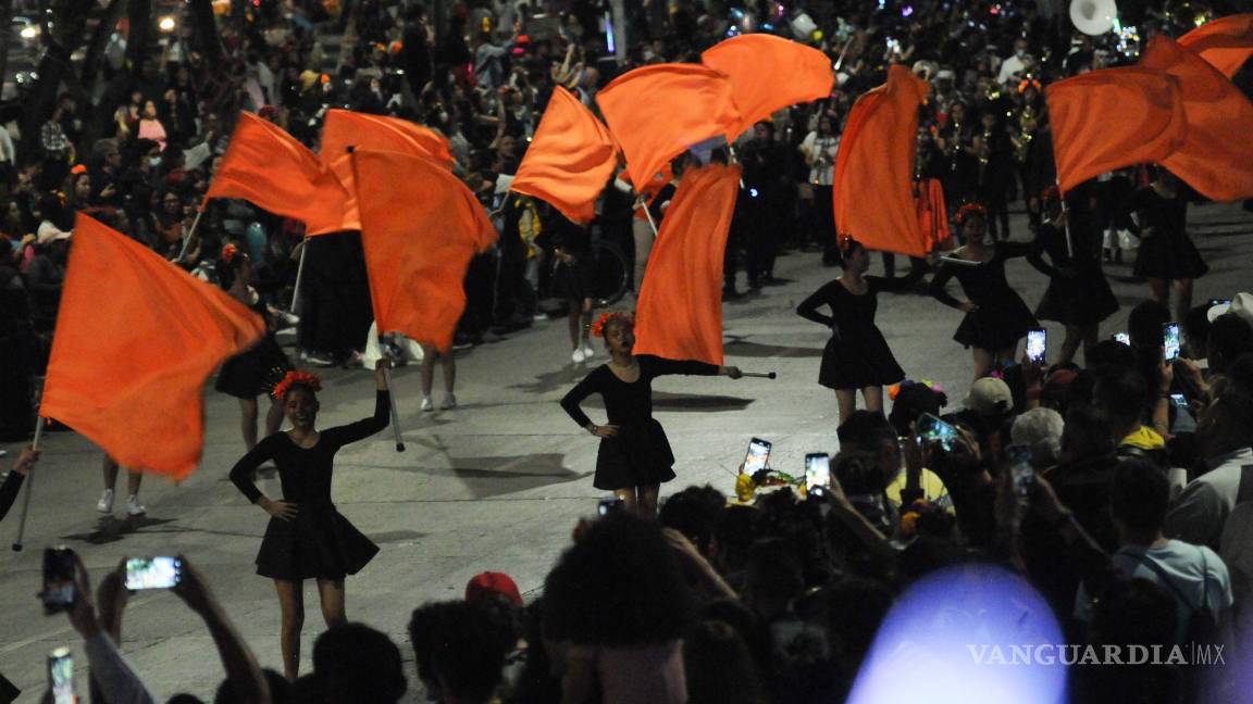 $!Miles de personas participaron en la Mega Procesión de Catrinas 2022 la cual partió del Ángel de la Independencia rumbo al Zócalo.