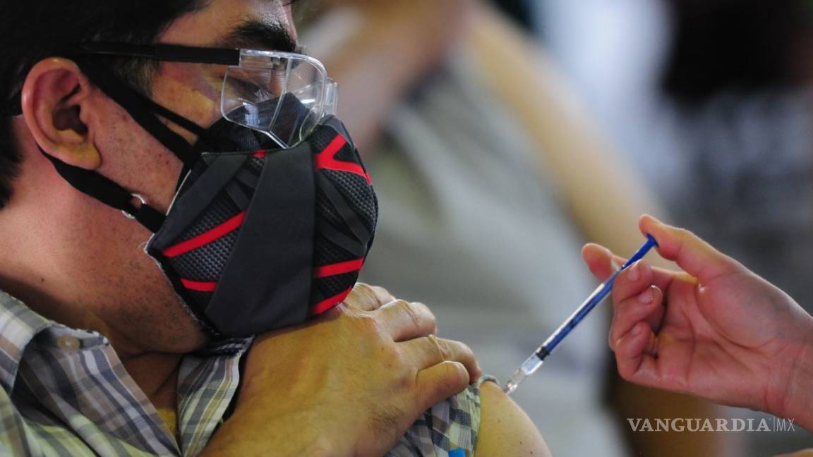 Vacuna CanSino, aplicada a maestros en México, pierde efectividad en seis meses