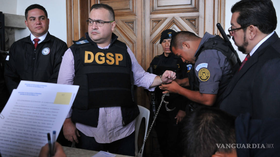Javier Duarte se pone a disposición de la PGR para investigación sobre desaparición forzada