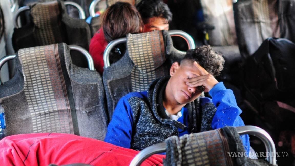 Migración detiene dos autobuses con migrantes en Sonora