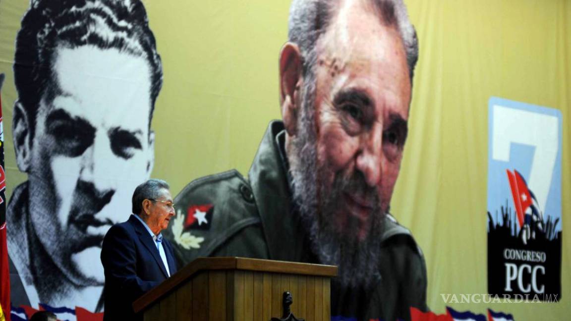 Castro rechaza que nuevas empresas supongan &quot;restauración del capitalismo&quot;