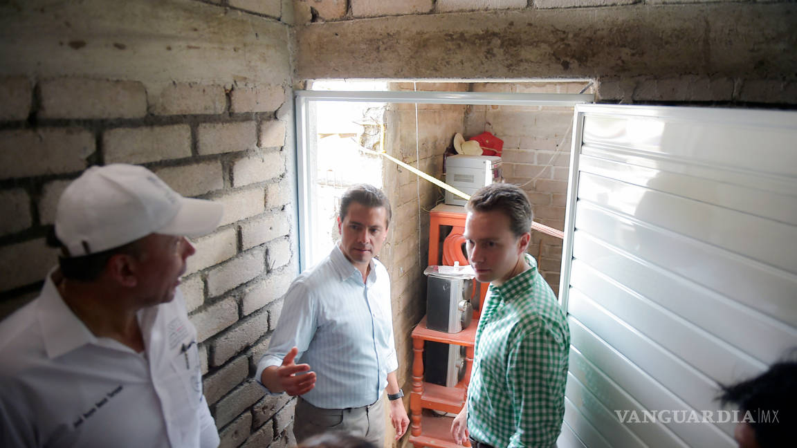 Peña Nieto exalta labor de rescatistas que auxiliaron en sismos de septiembre
