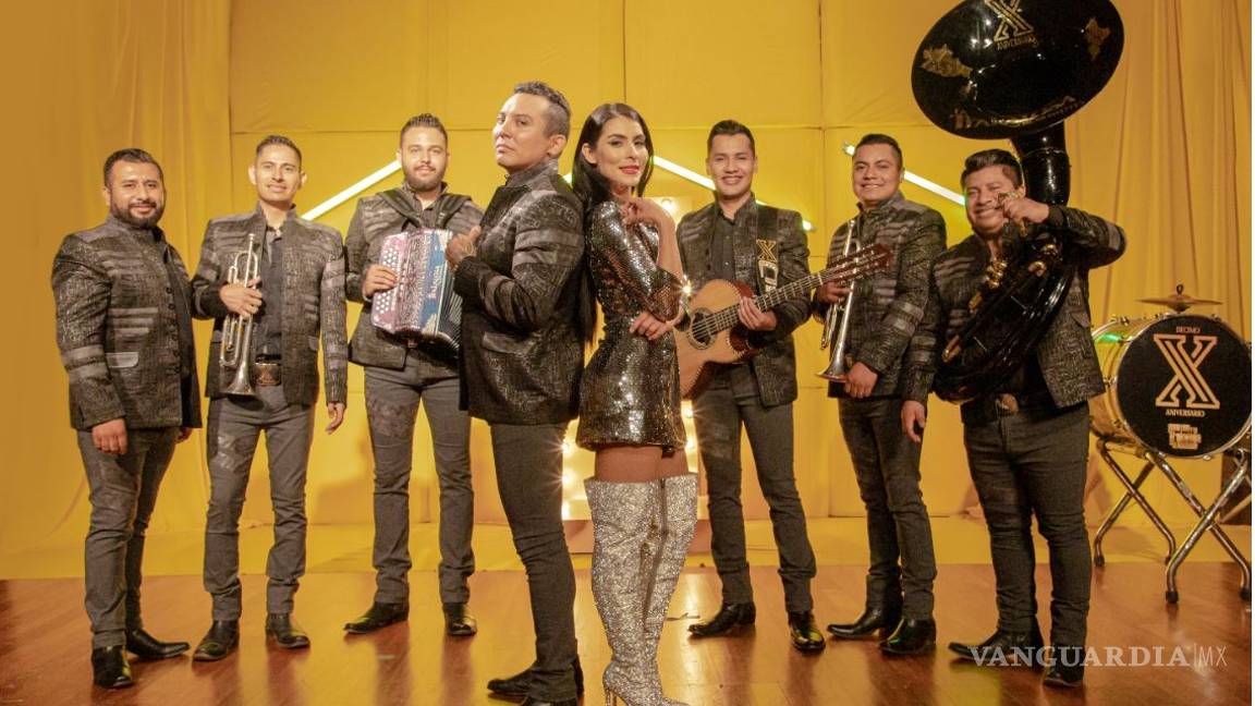 $!¡Ya se armó la machaca! María León salta de la cumbia a la banda y lanza 'Pedir Permiso'