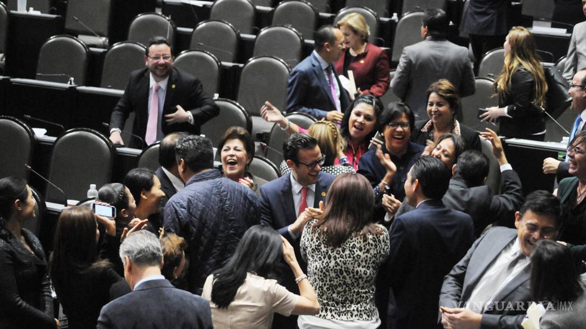 $!Partidos se embolsan miles de millones de pesos más gracias a la reforma electoral