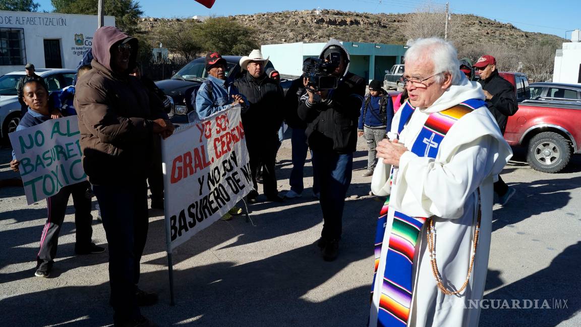 $!Inician campesinos de General Cepeda caravana contra desechos tóxicos