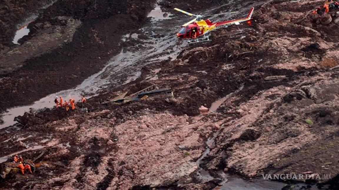 $!Ya van 34 muertos por ruptura de presa en Brasil; multan a empresa