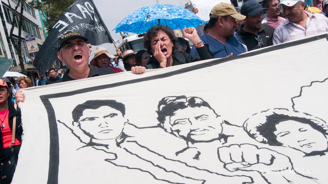 $!En nueve estados, miles de profesores protestan contra la reforma educativa