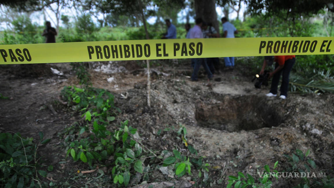 Buscan en fosas restos de tres marinos desaparecidos en Veracruz