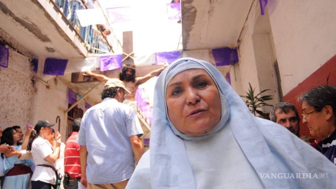 $!21 de abril de 2011. Carmen Salinas interpreta a María durante las grabaciones de la telenovela “El Triunfo del Amor”. Cuartoscuro/Francisco Rodríguez