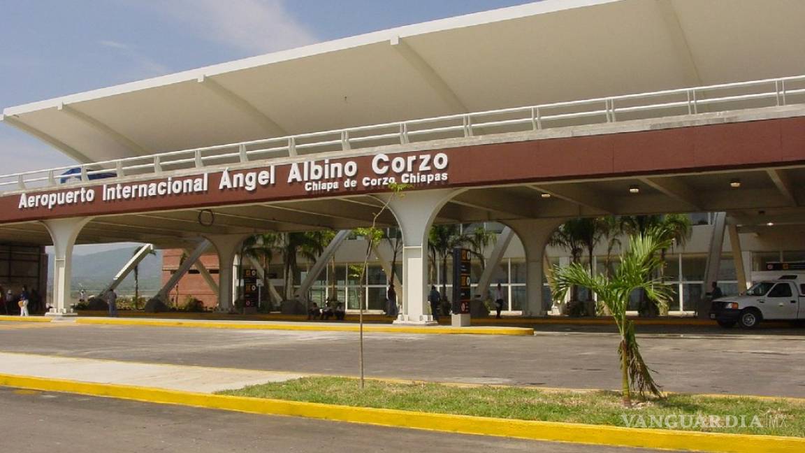 Maestros de la CNTE liberan aeropuerto de Chiapas