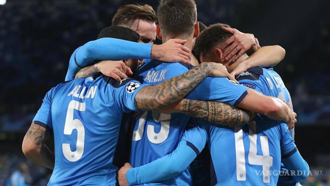 'Chucky' y el Napoli avanzan a octavos de final de la Champions League