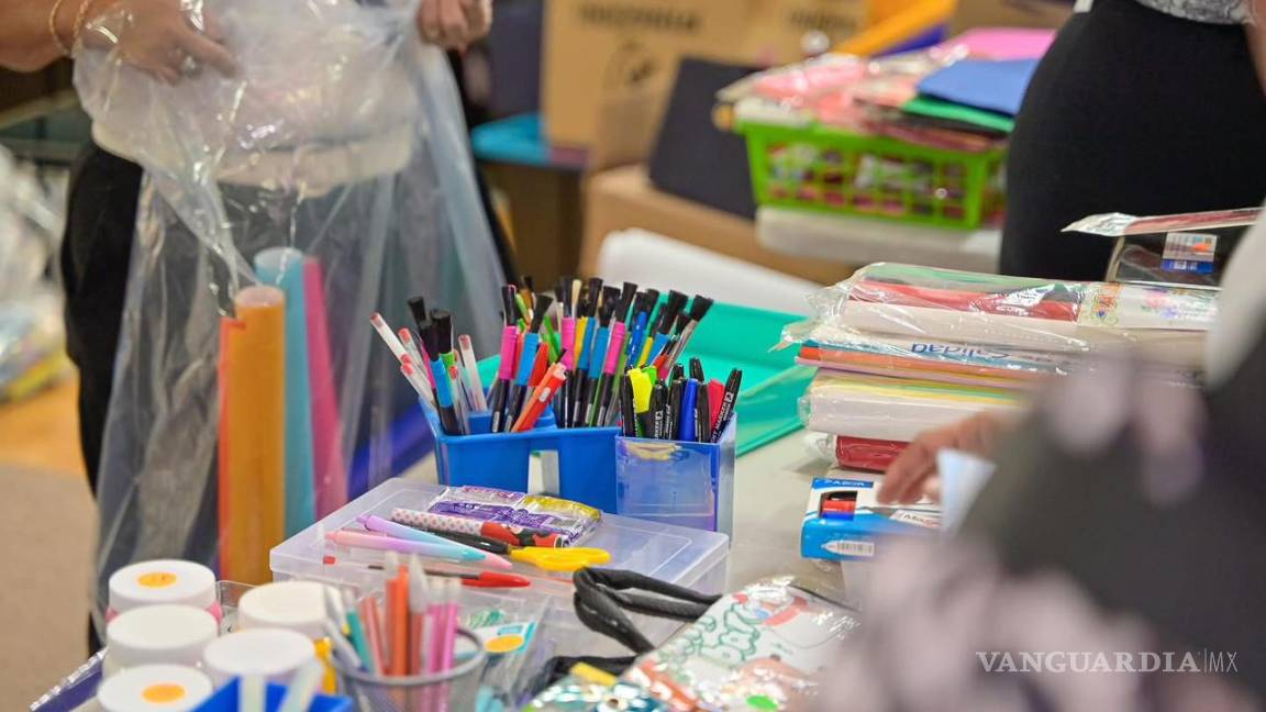$!La iniciativa busca facilitar la compra de útiles, uniformes y calzado para estudiantes.