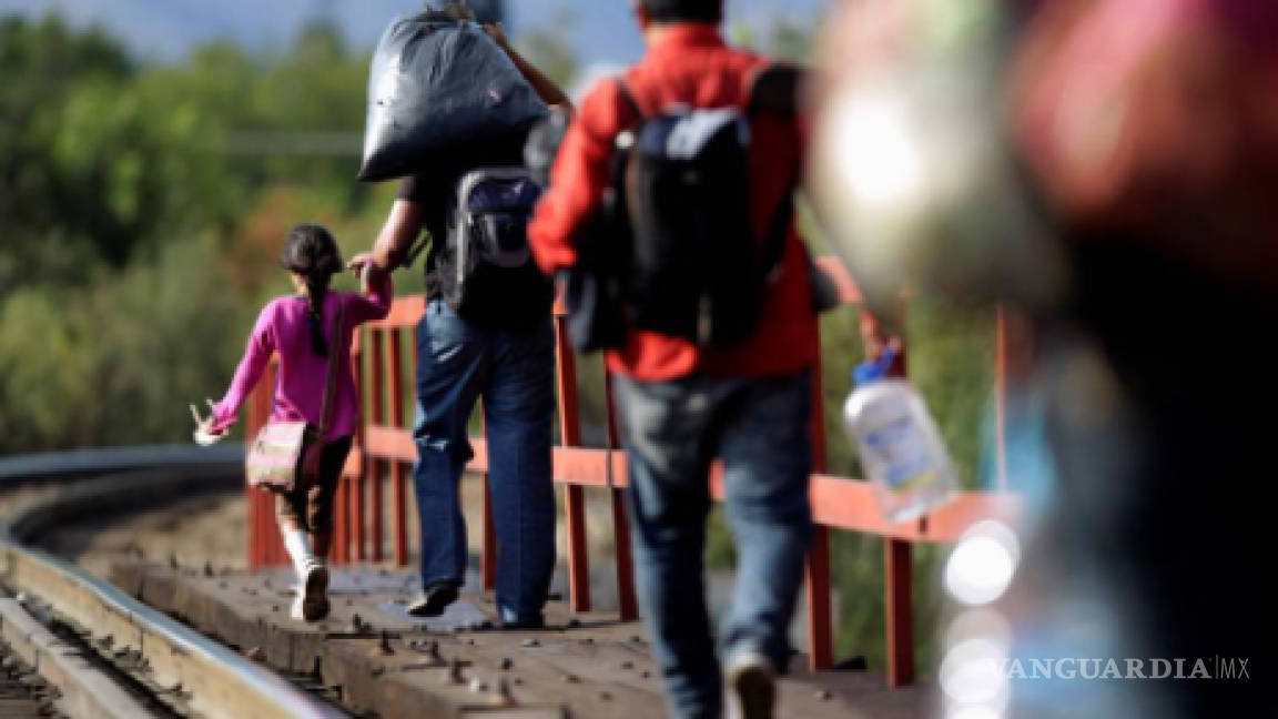 Hacen creer a migrantes que EU abrió Asilo Político; hacen fila en puente internacional