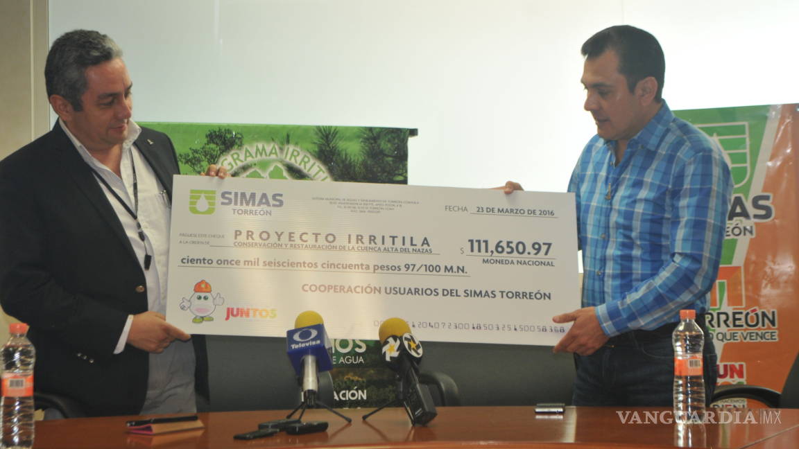 Simas Torreón entrega 111 mil pesos al programa Irritila