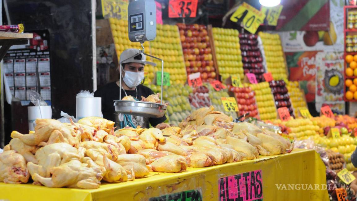 Intermediarios, detrás de inflación en comida, revela estudio