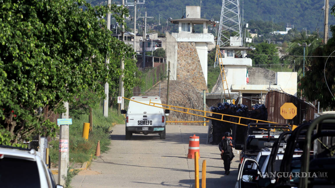 Vinculan a proceso a tres custodios por riña en penal de Acapulco