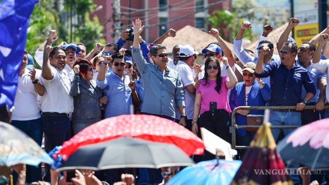 $!Marchan en Honduras para apoyar a Juan Orlando Hernández