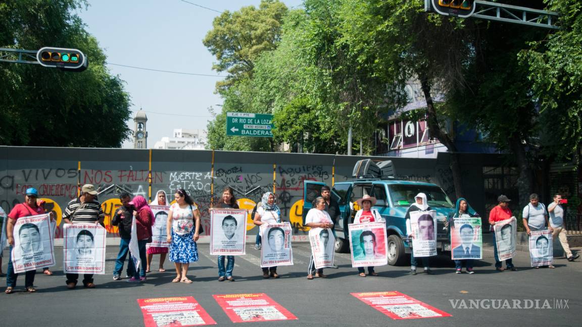 43 escuelas en Puerto Rico recuerdan a los estudiantes desaparecidos en Ayotzinapa