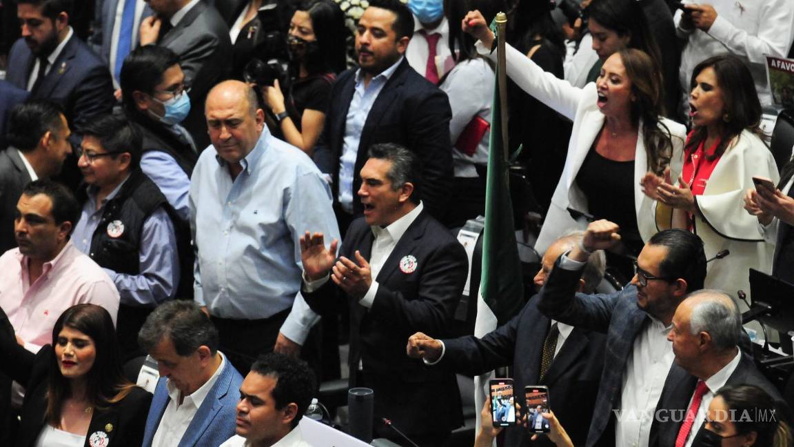 Oposición planea dar revés a reformas de AMLO; bancadas se oponen a iniciativa electoral y de la GN