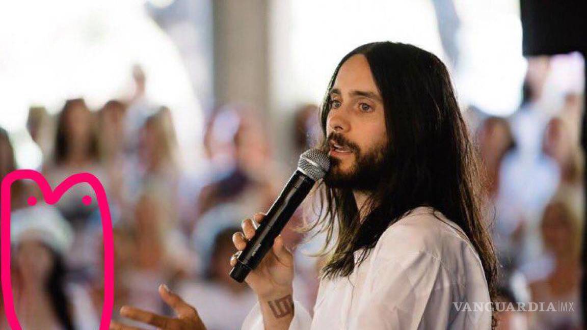 Encabeza Jared Leto culto espiritual; ‘comparte’ a seguidores su filosofía de vida hasta por 143 mil pesos