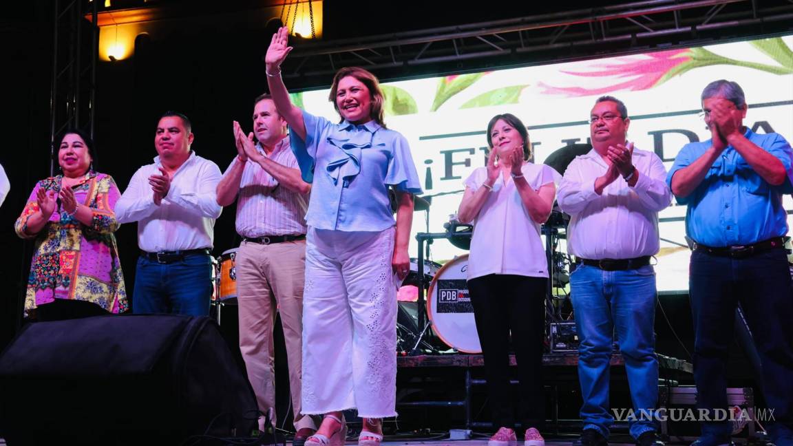 Festejan a las madres en Sabinas, con música y sorpresas