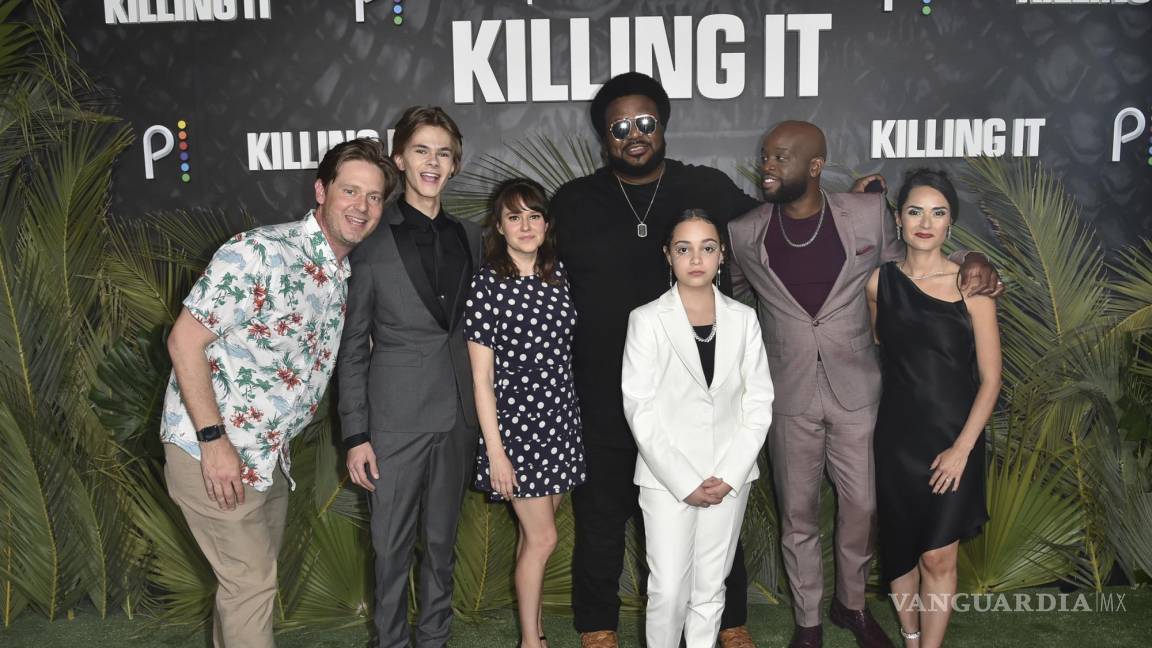 $!Tim Heidecker, Wyatt Walter, Claudia O’Doherty, Craig Robinson, Jet Miller, Rell Battle y Stephanie Nogueras elenco de “Killing It”.