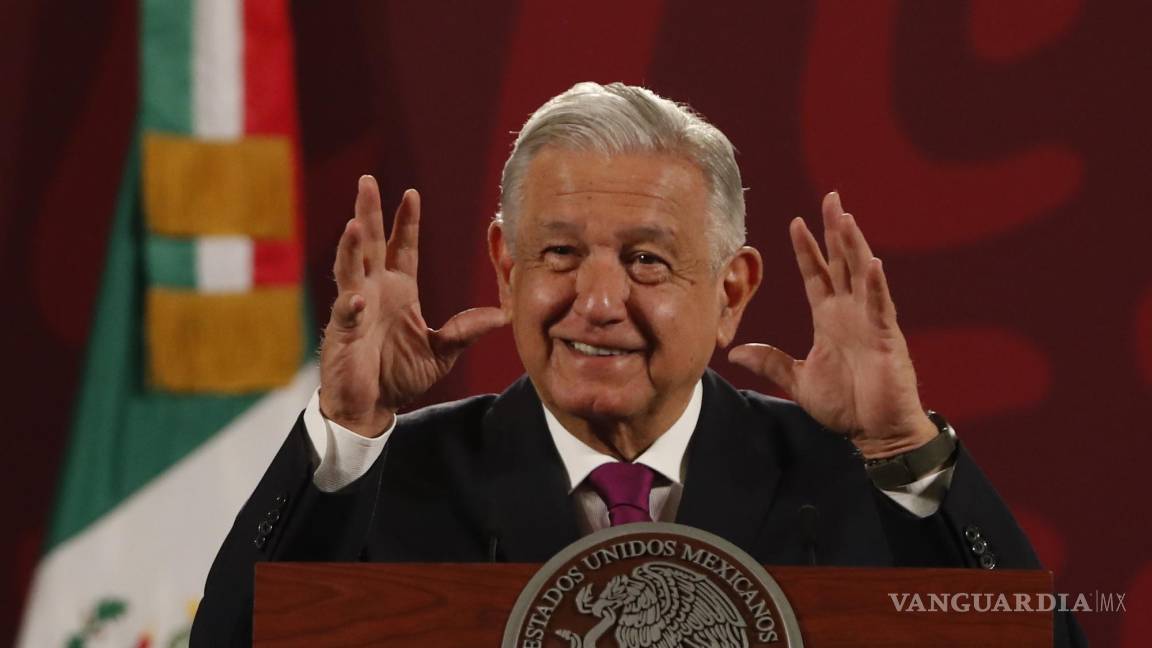 $!El presidente de México, Andrés Manuel López Obrador durante su conferencia de prensa matutina, en el Palacio Nacional de la Ciudad de México (México).