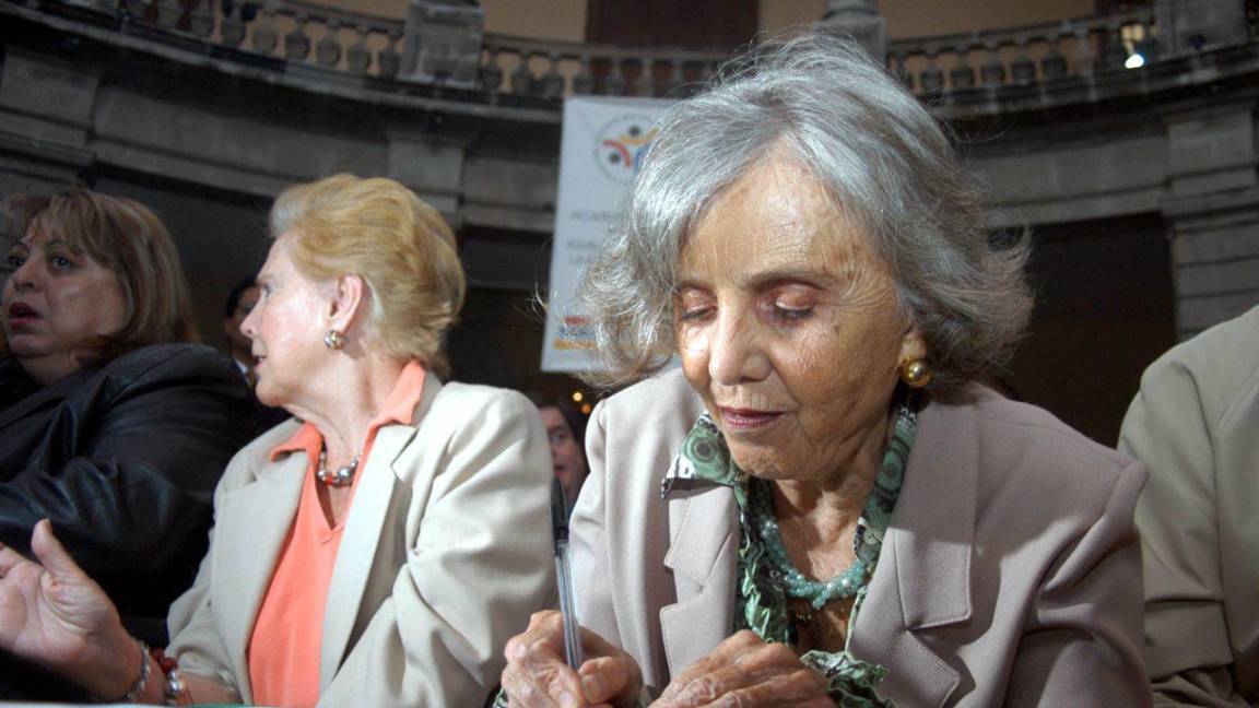 $!16MAYO2006.- La escritora Elena Poniatowska, durante la firma del Acuerdo Nacional por la Igualdad y en Contra la Descriminación en el museo de San Carlos.