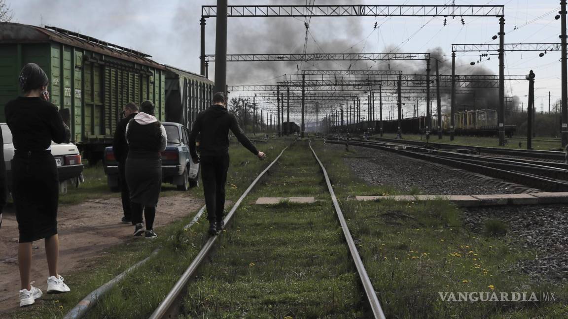 $!El Ejército ruso atacó cinco estaciones de tren en el centro y el oeste de Ucrania.