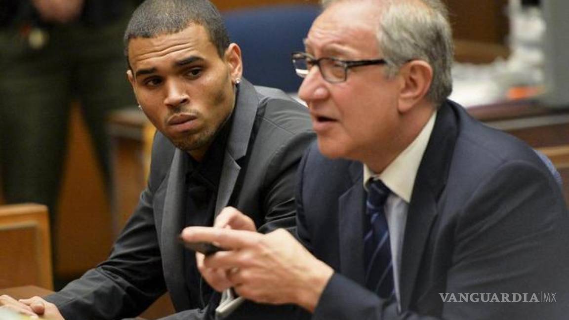 Chris Brown, ex pareja de Rihanna, es detenido en París acusado de violación